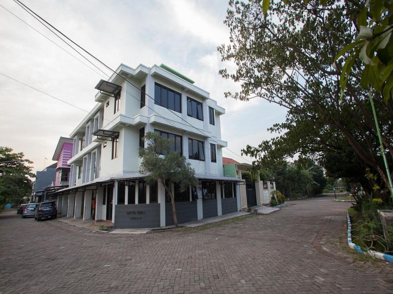 Reddoorz Syariah Near Dbl Arena 2 Hotell Surabaya Exteriör bild